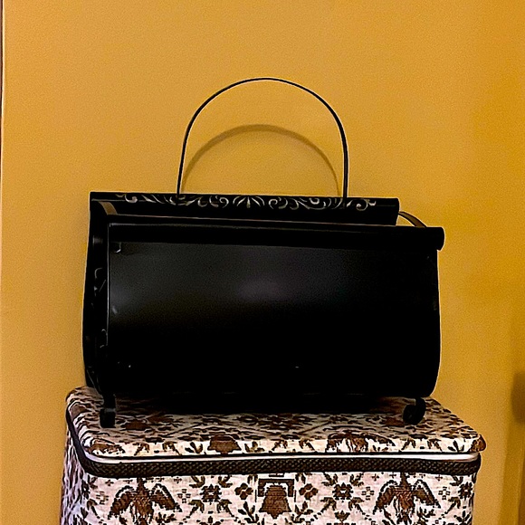 MAGAZINE RACK - Picture 2 of 8